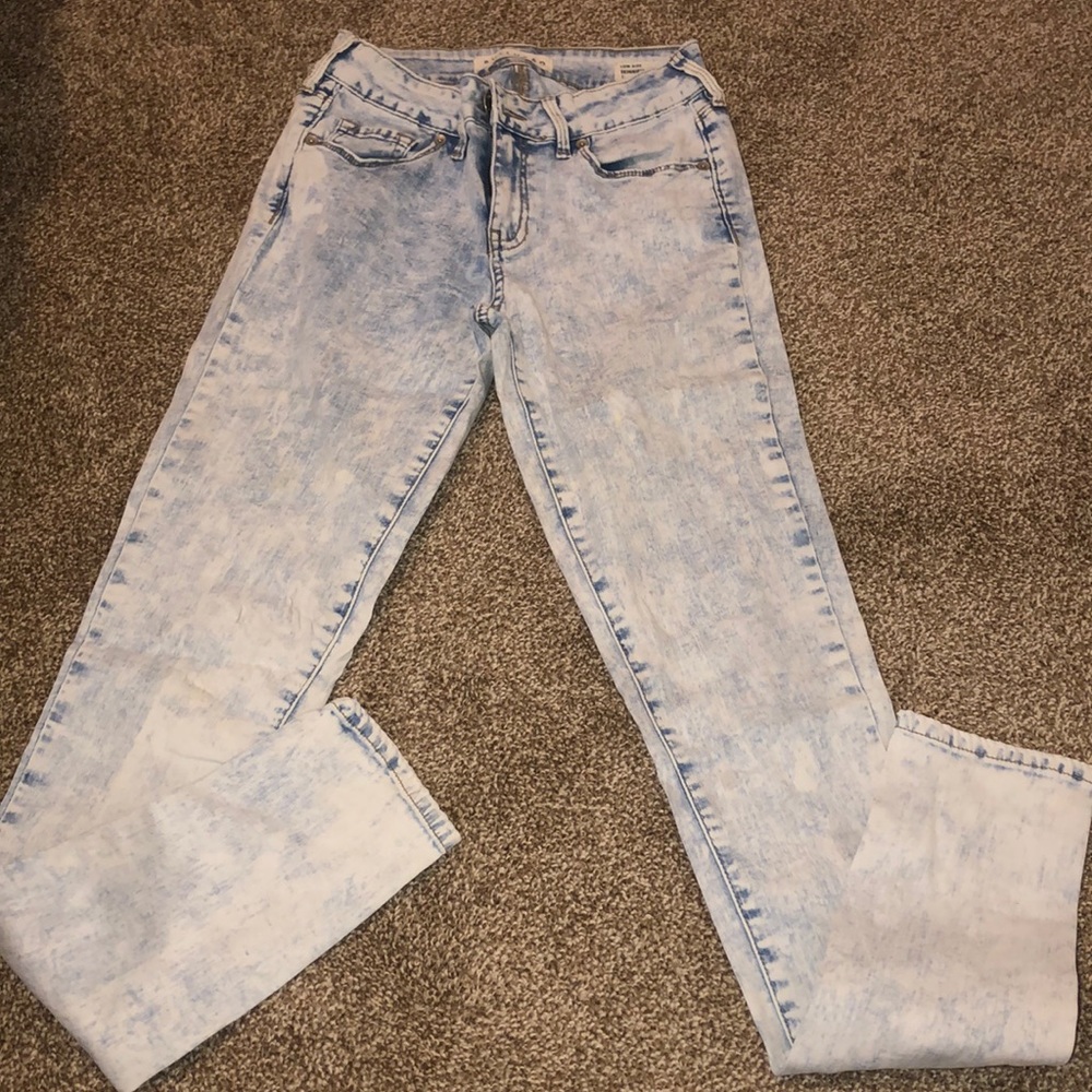 Pacsun acid wash jeans.